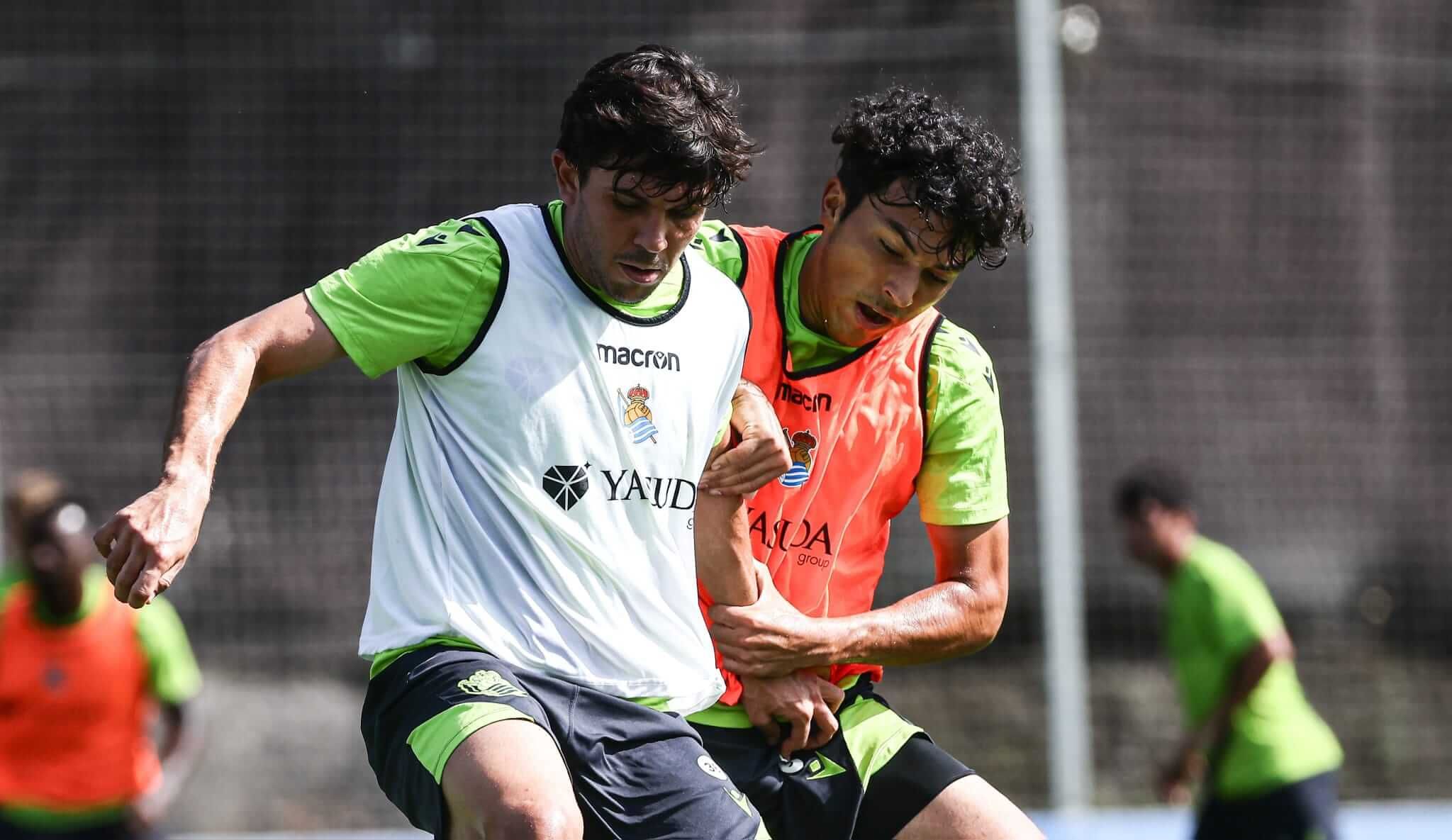 Jon Aramburu y Jonathan Gómez en un entrenamiento en Zubieta de esta pasada pretemporada.