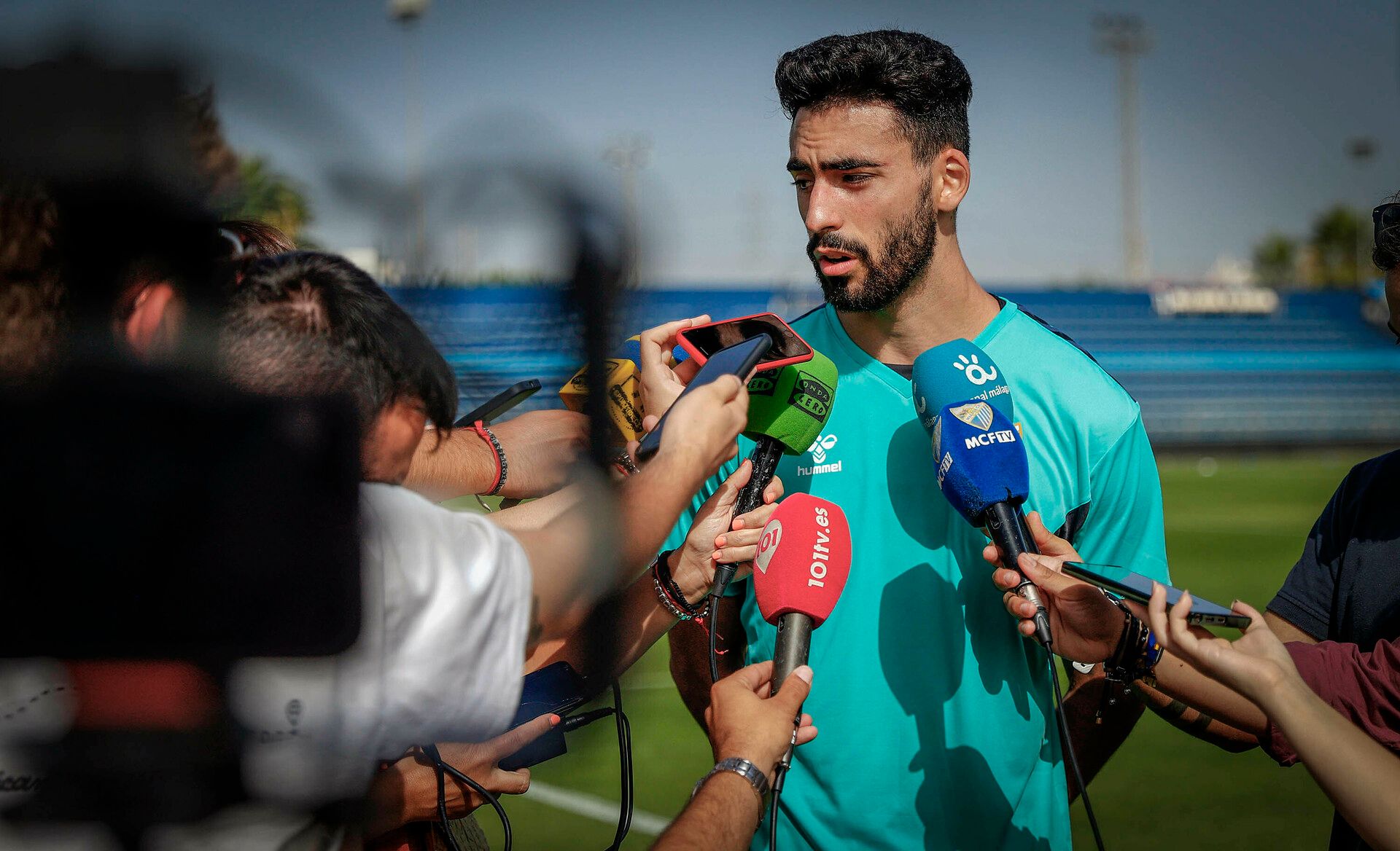 Juande atiende a los medios de comunicación. (Foto: MCF)