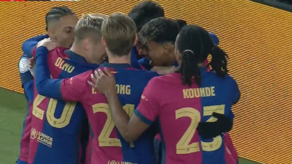  Los jugadores del Barça celebrando el gol de Gavi (Captura de @RFEF)