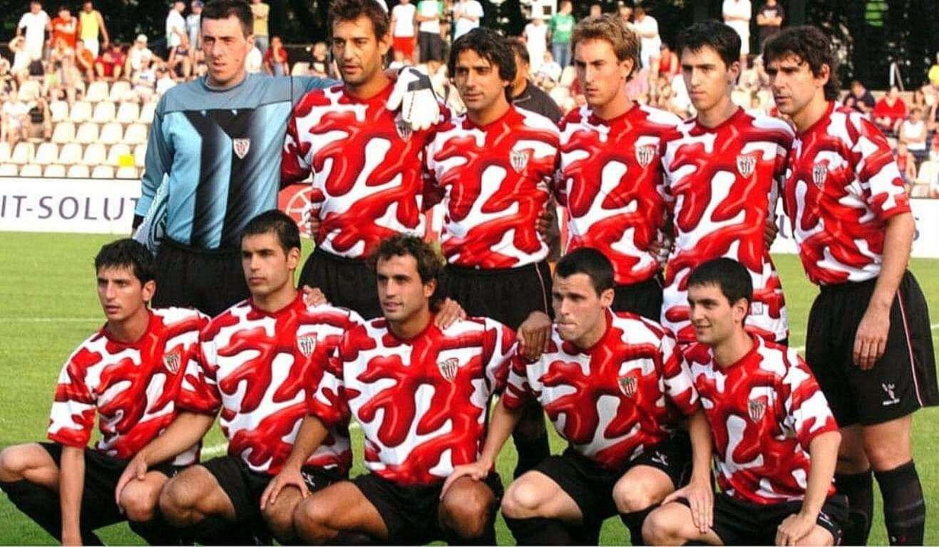  La legendaria Camiseta Ketchup del Athletic Club, obra del artista Darío Urzay.