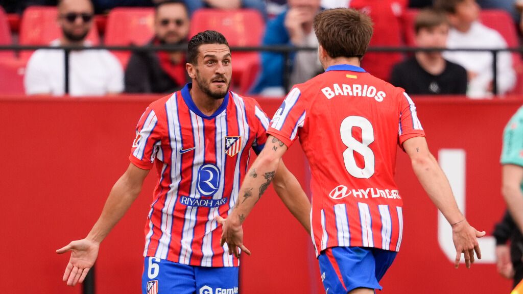 Koke y Pablo Barrios celebrando el gol contra el Sevilla (Fuente: Europa Press)