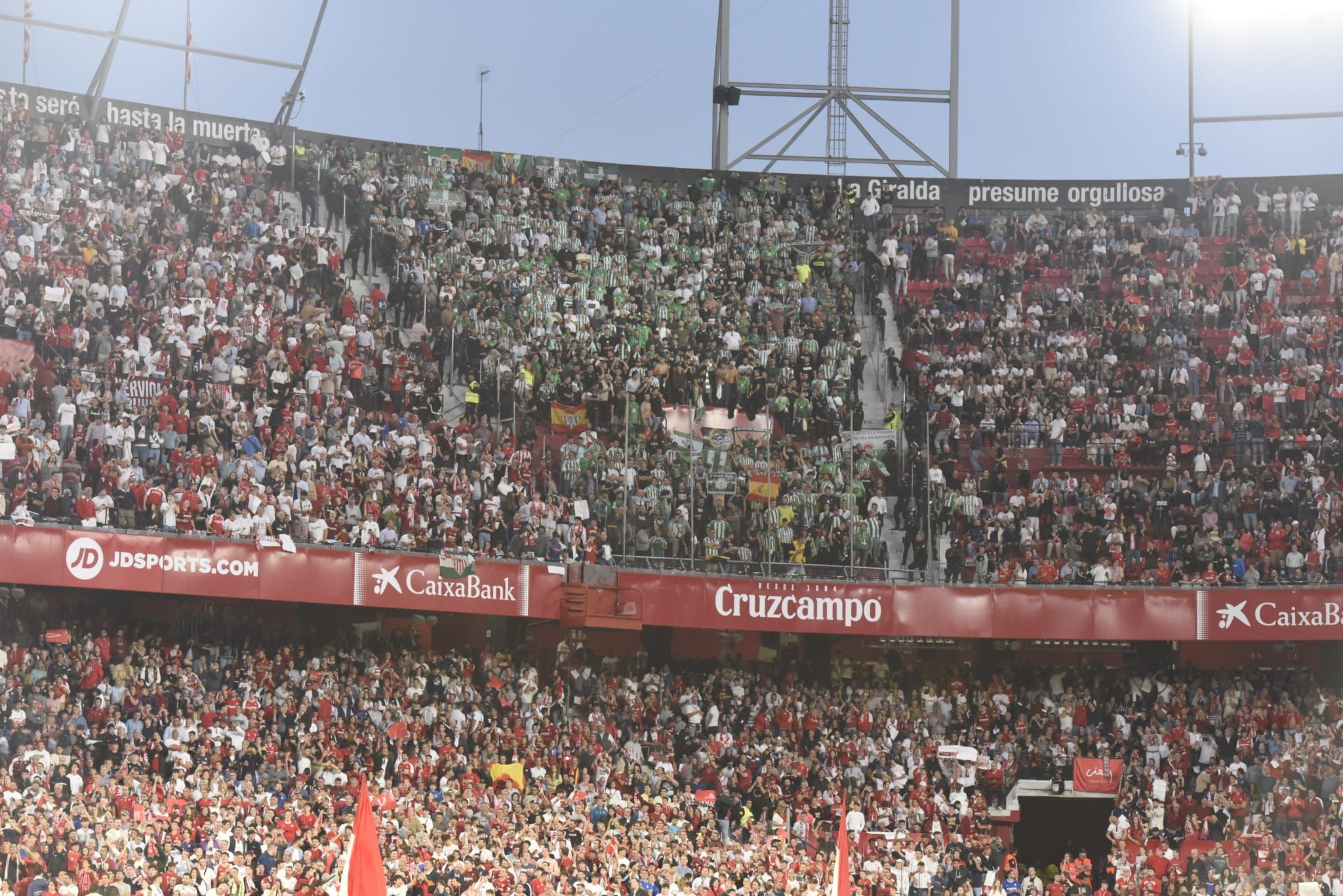 La afición del Betis en el derbi