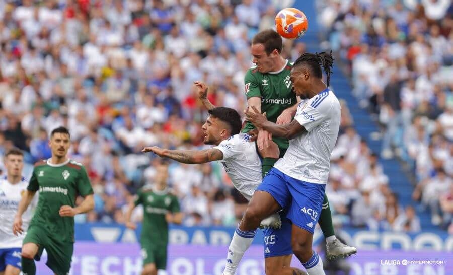  Lance del Real Zaragoza-Eibar en La Romareda.