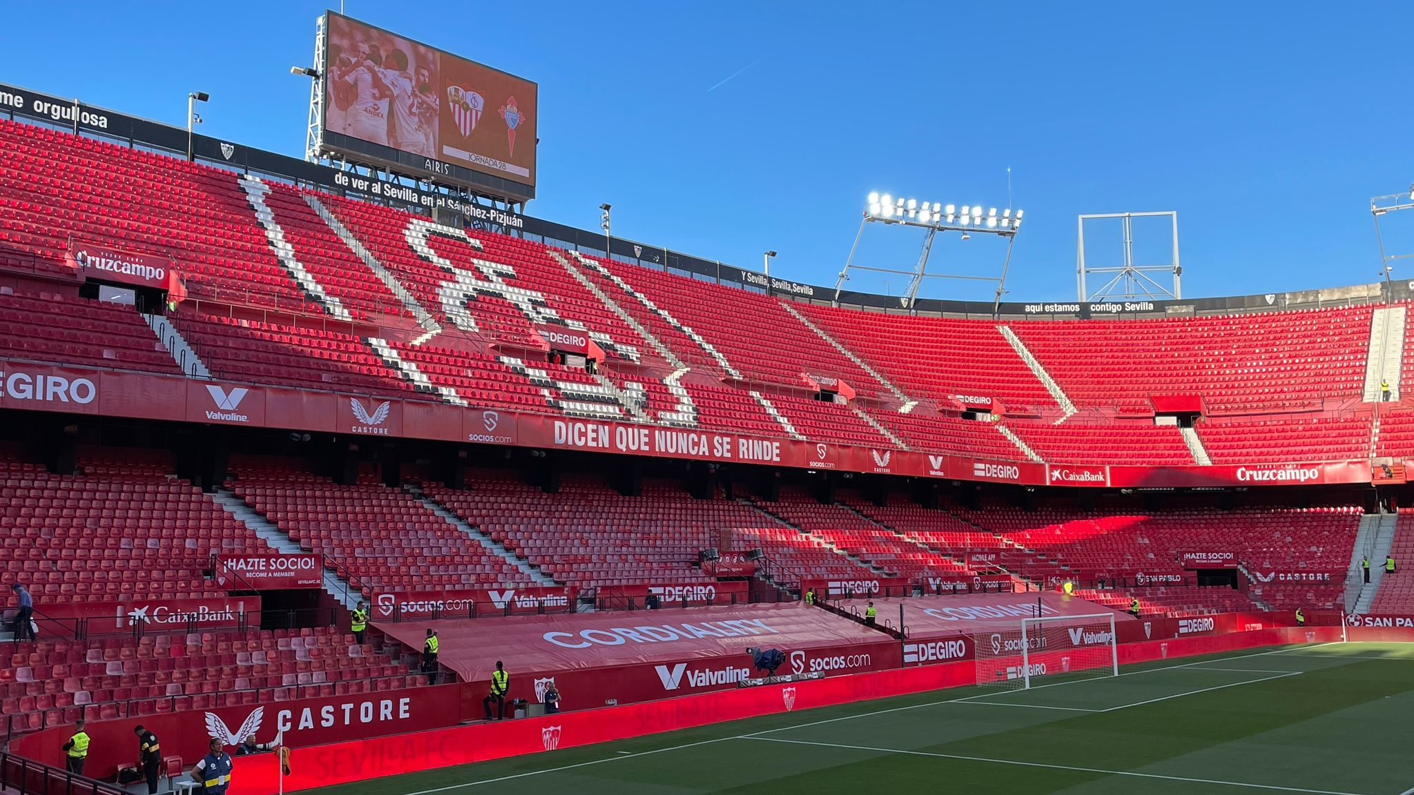 Las gradas del Gol Norte clausuradas (Foto:Kiko Hurtado)