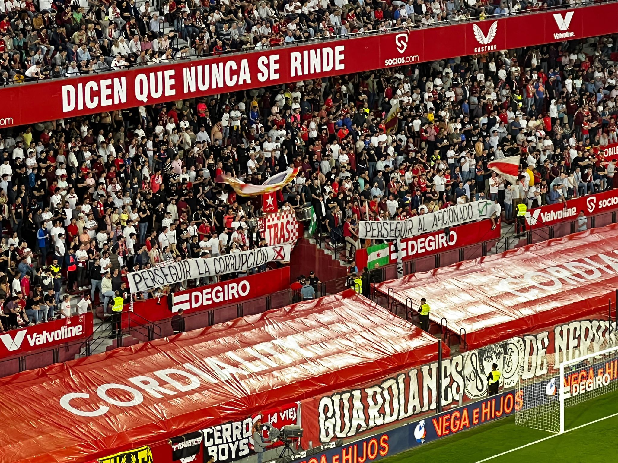 Las pancartas de Gol Norte