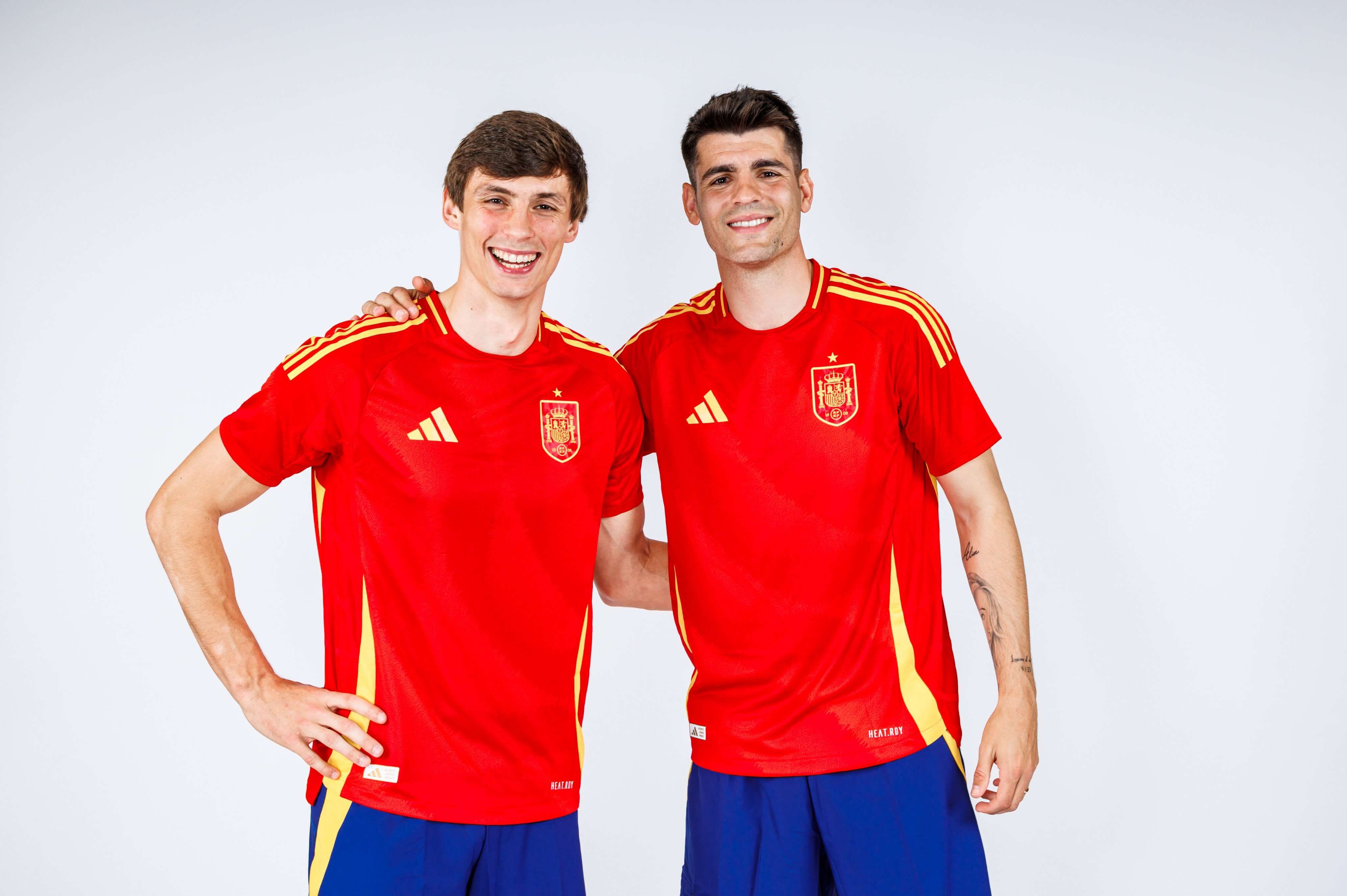 Le Normand y Morata, en una sesión de fotos en Las Rozas (Foto: Sefutbol).