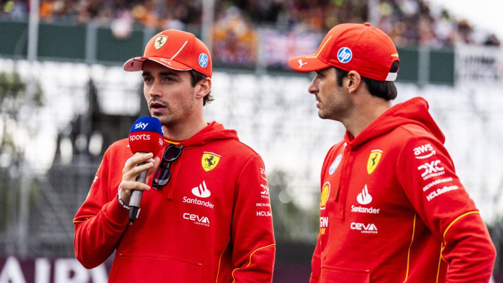  Charles Leclerc y Carlos Sainz, en el Gran Premio de Silverstone.