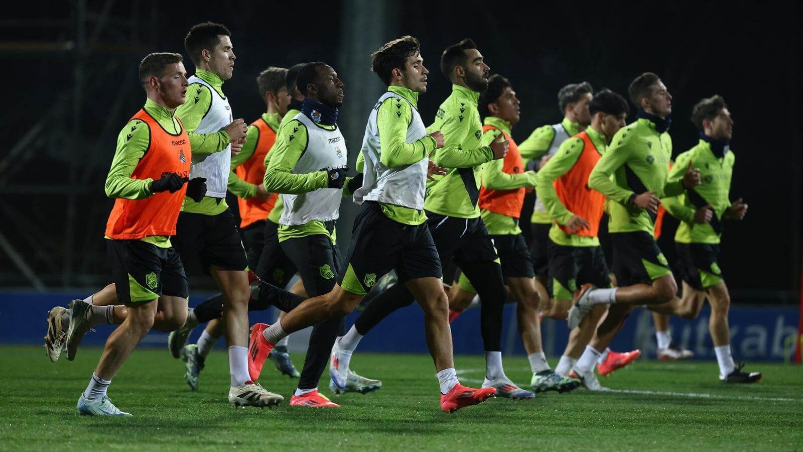 Los jugadores de la Real Sociedad se ejercitan en Zubieta (Foto: Real Sociedad).