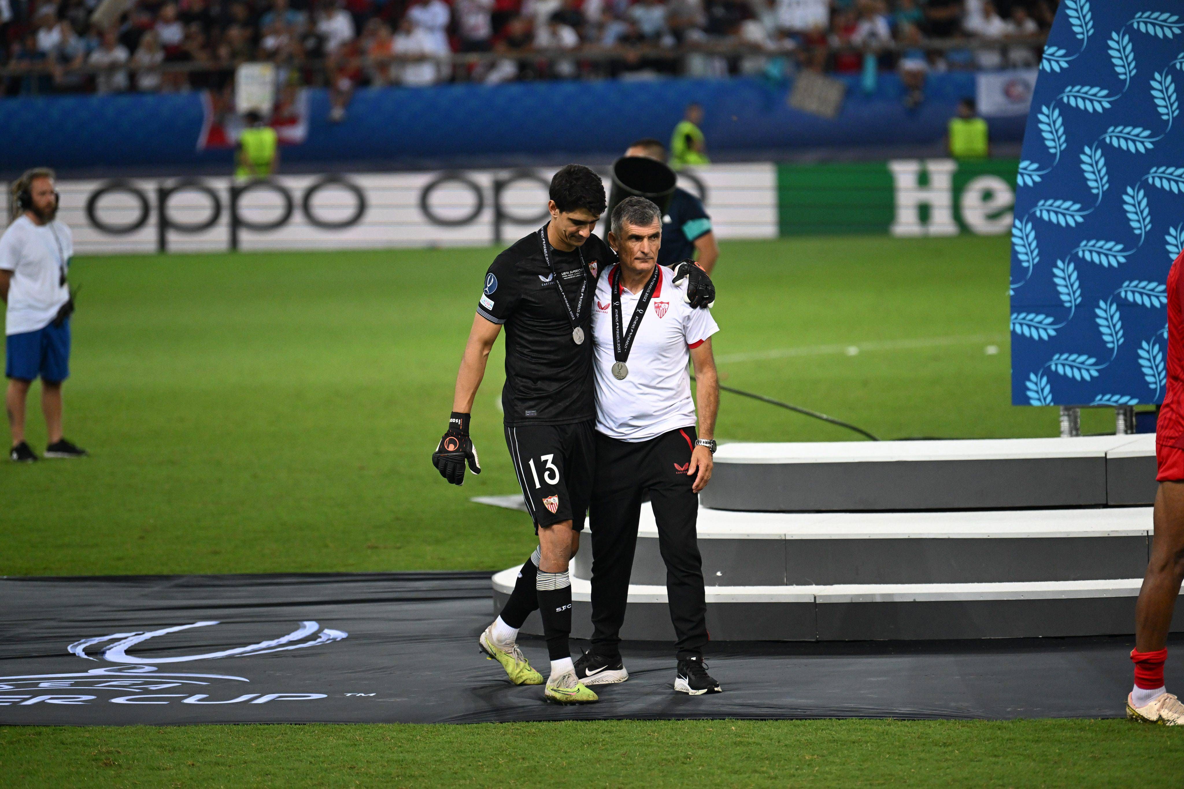  Bono, junto a Mendilibar.