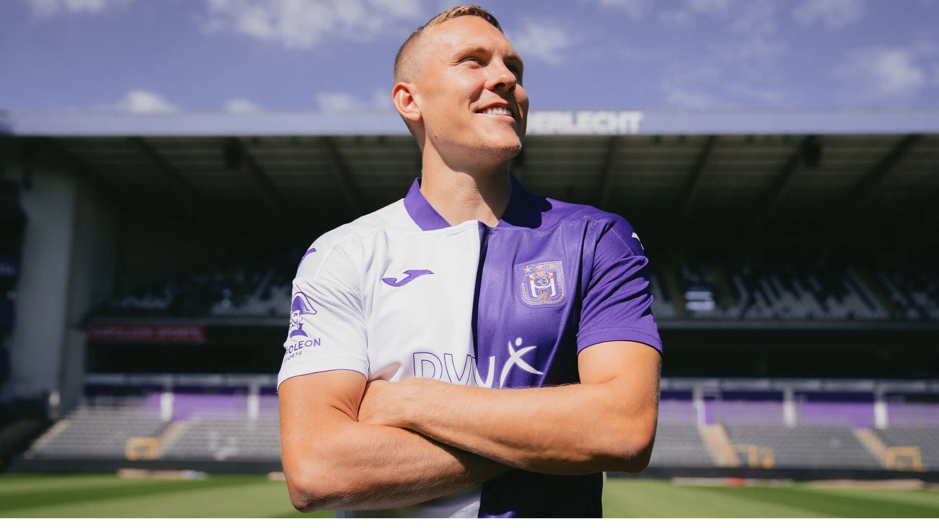 Augustinsson, en su presentación con el Anderlecht.