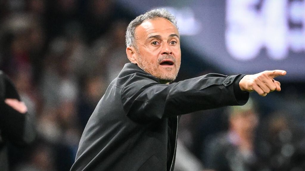 Luis Enrique, en un partido entre el PSG y el Brest (Cordon Press)