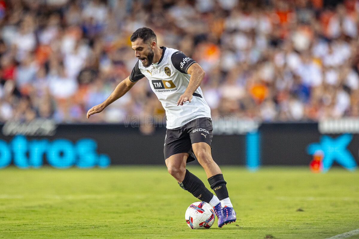 Luis Rioja, ante el CA Osasuna.