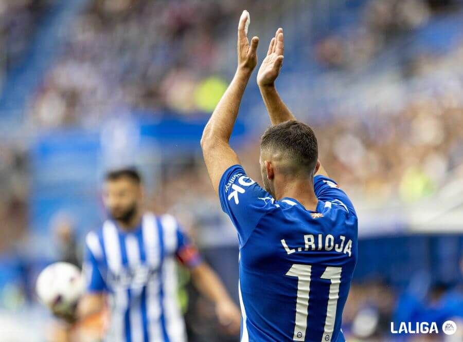  Luis Rioja, ante el Valencia CF.