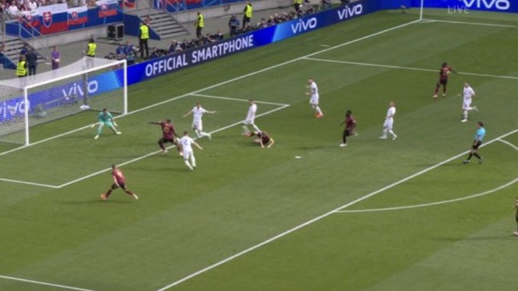  Lukaku en su fallo ante el portero de Eslovaquia (Captura retransmisión RTVE)