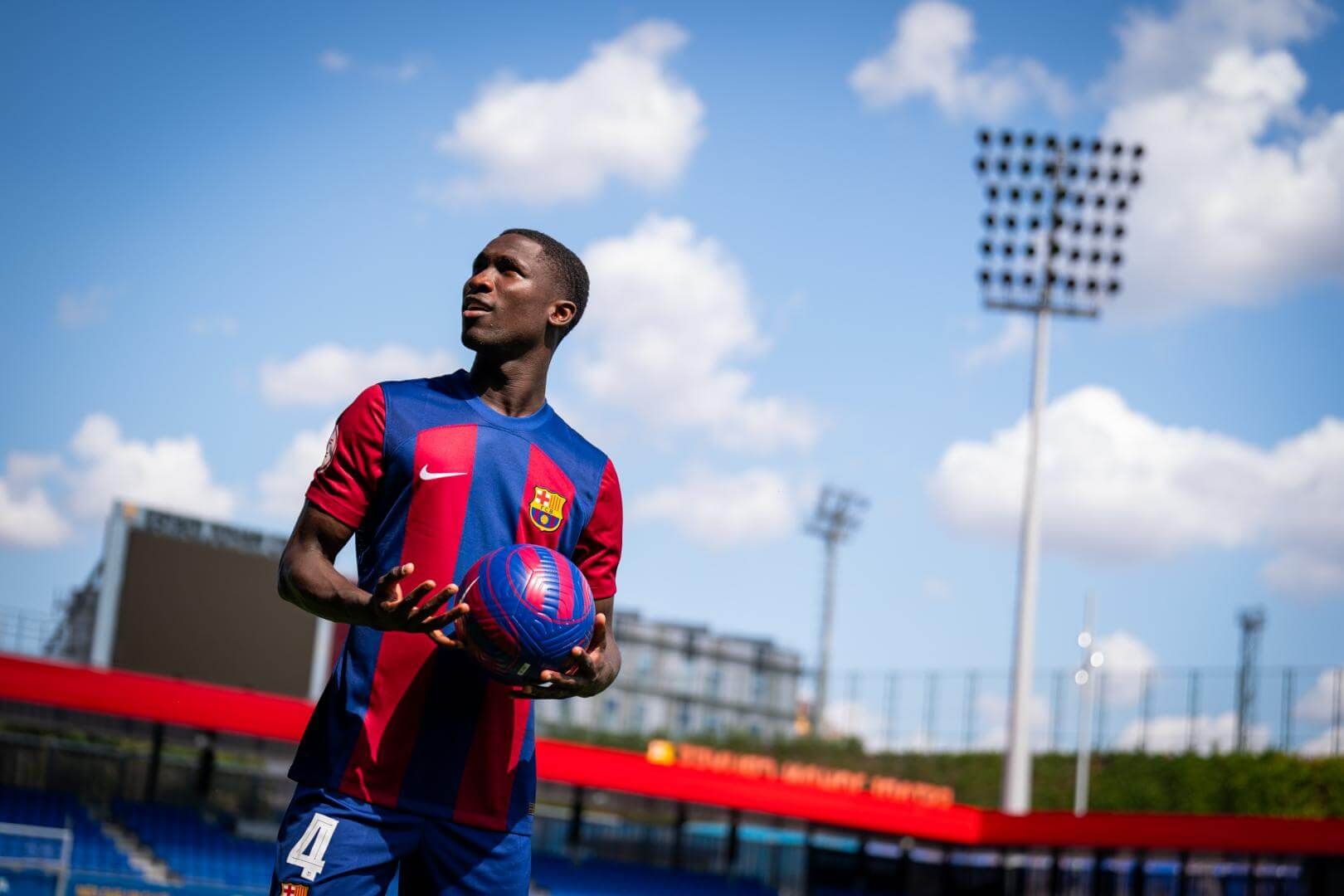 Mamadou Mbacke, en su presentación con el Barcelona (Foto: FCB).
