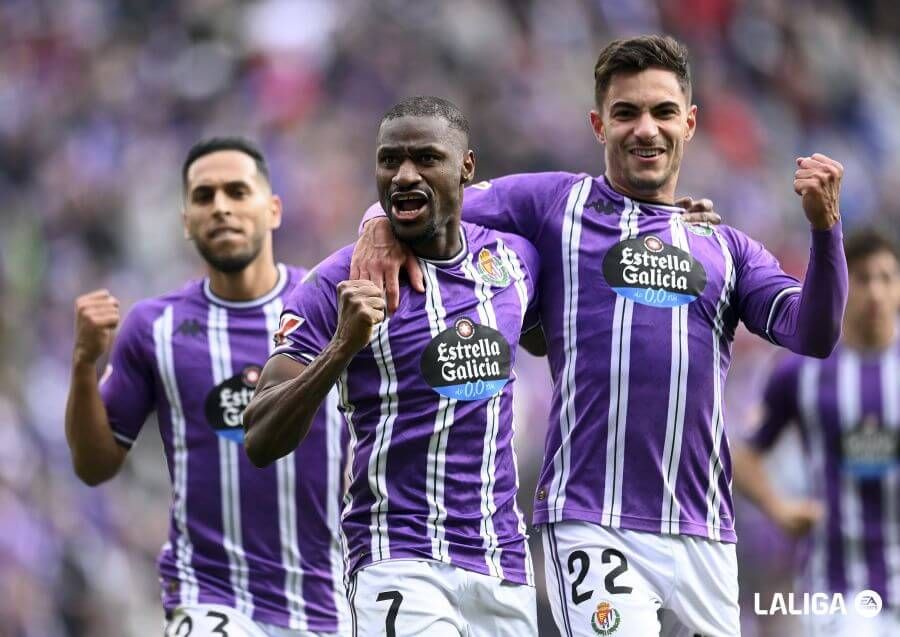  Anuar, Sylla y Lucas Rosa celebran un gol del Pucela.