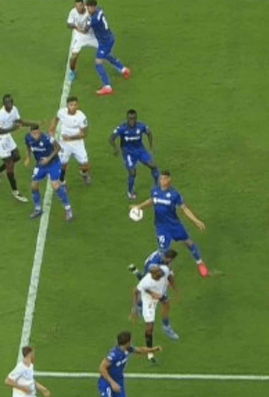  La mano de Bertug, en el Sevilla-Getafe.