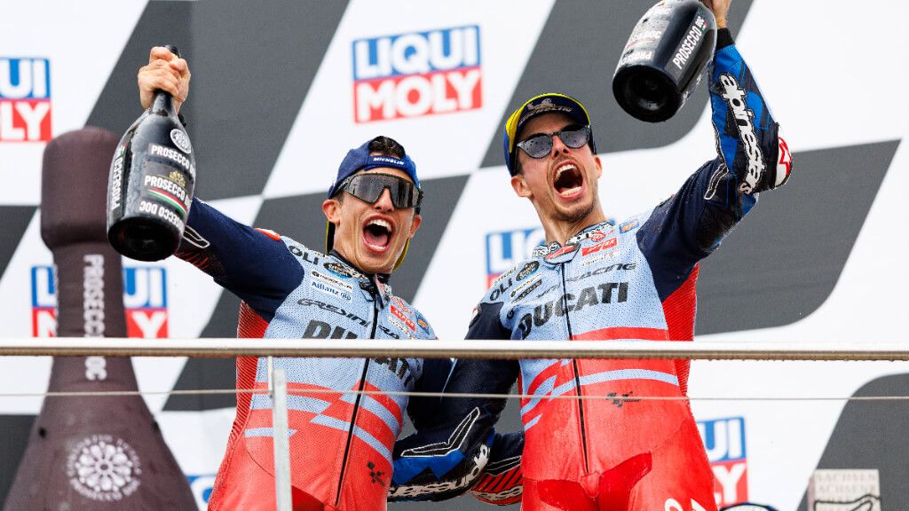  Marc y Álex Márquez, en el GP de Alemania.