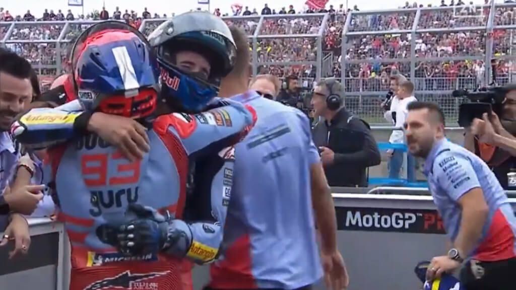 Álex y Marc Márquez, celebrando sus podios en el GP de Alemania.