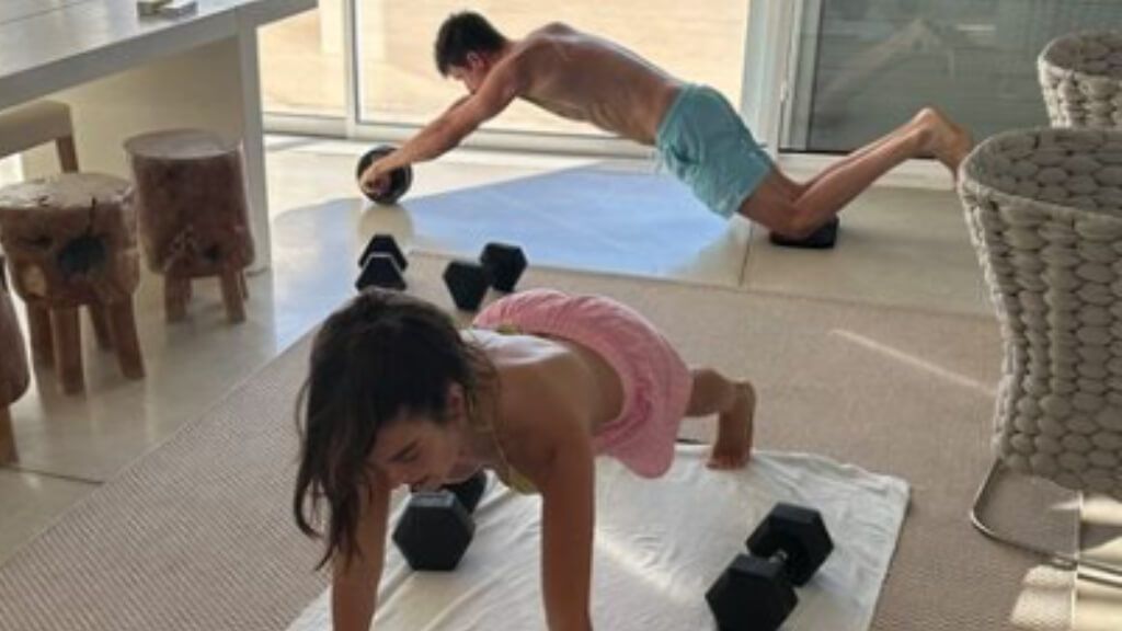  Gemma Pinto y Marc Márquez, entrenando durante sus vacaciones.