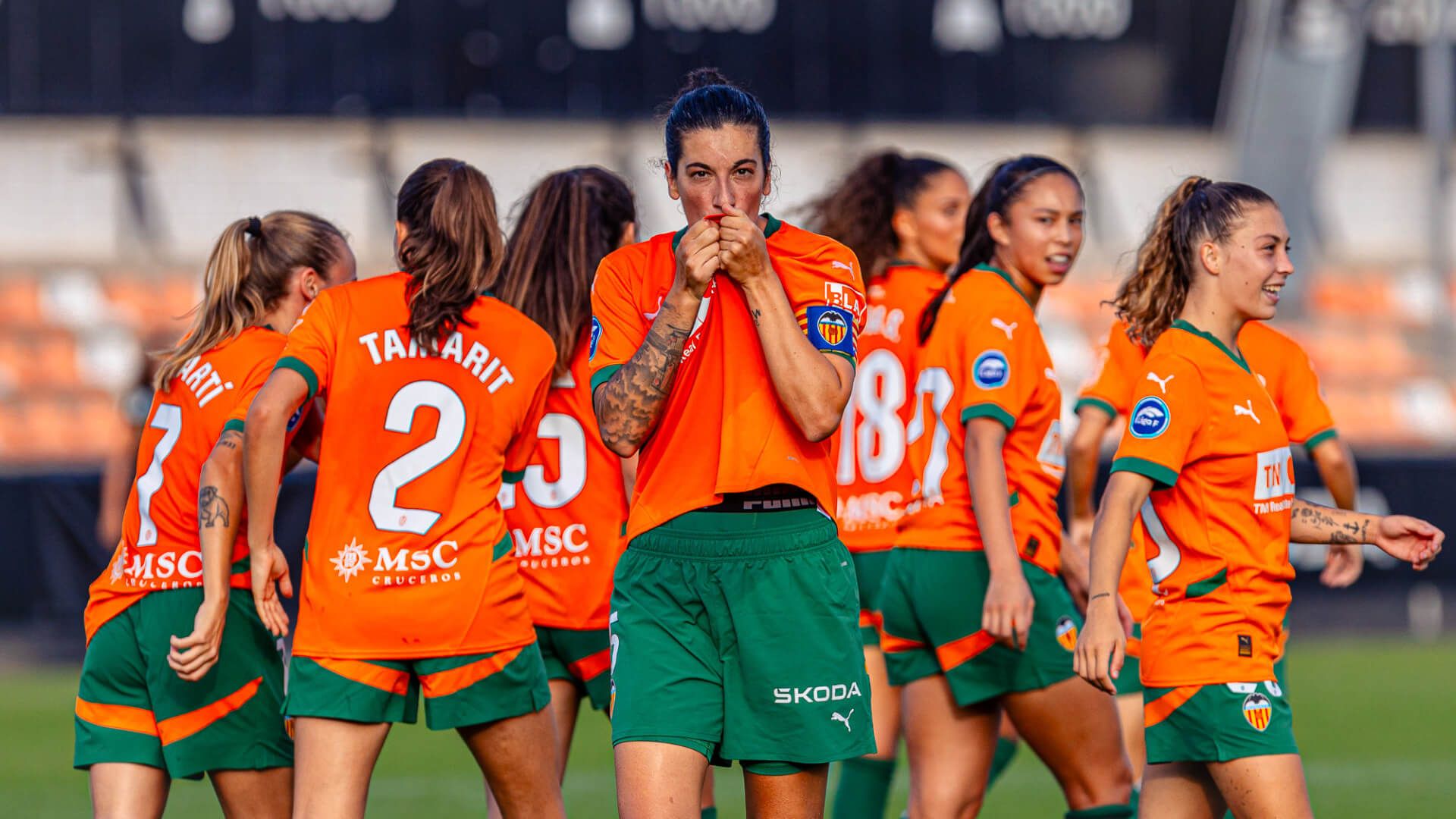  Marta Carro celebra un gol con el VCF Femenino.