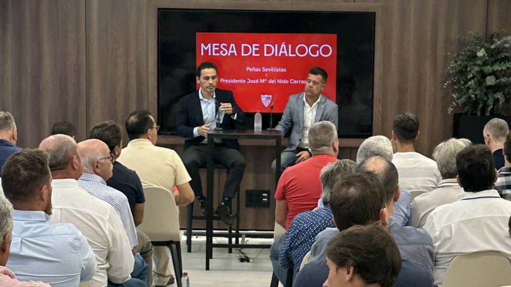  Del Nido Carrasco, en el encuentro con los peñistas.