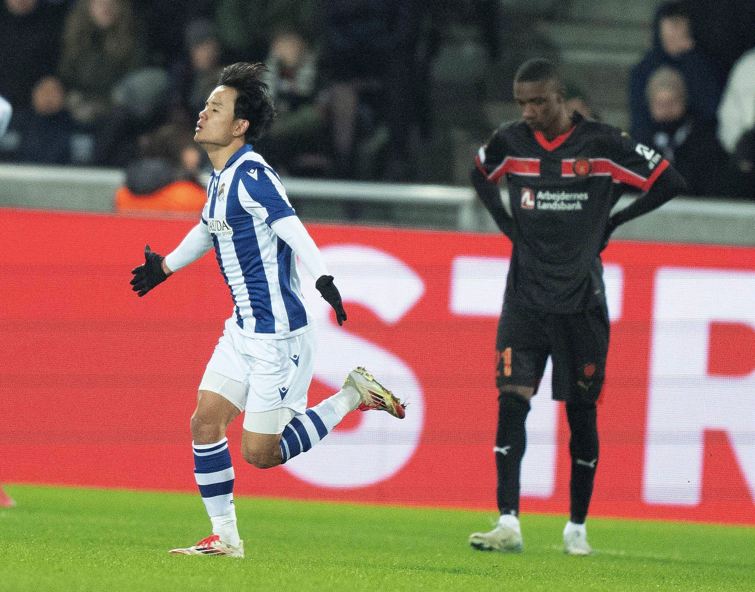 Take Kubo celebra su gol en el Midtjylland-Real Sociedad.