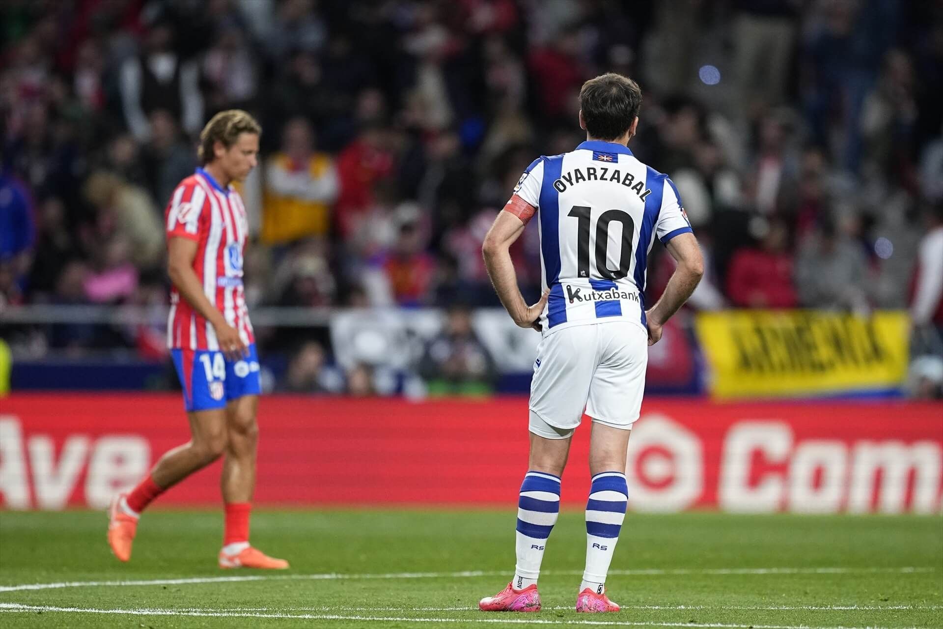 Mikel Oyarzabal se lamenta tras un gol en el Atlético de Madrid-Real Sociedad