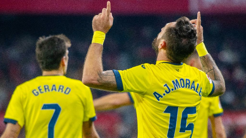  Morales celebrando uno de sus goles (Cordon Press)