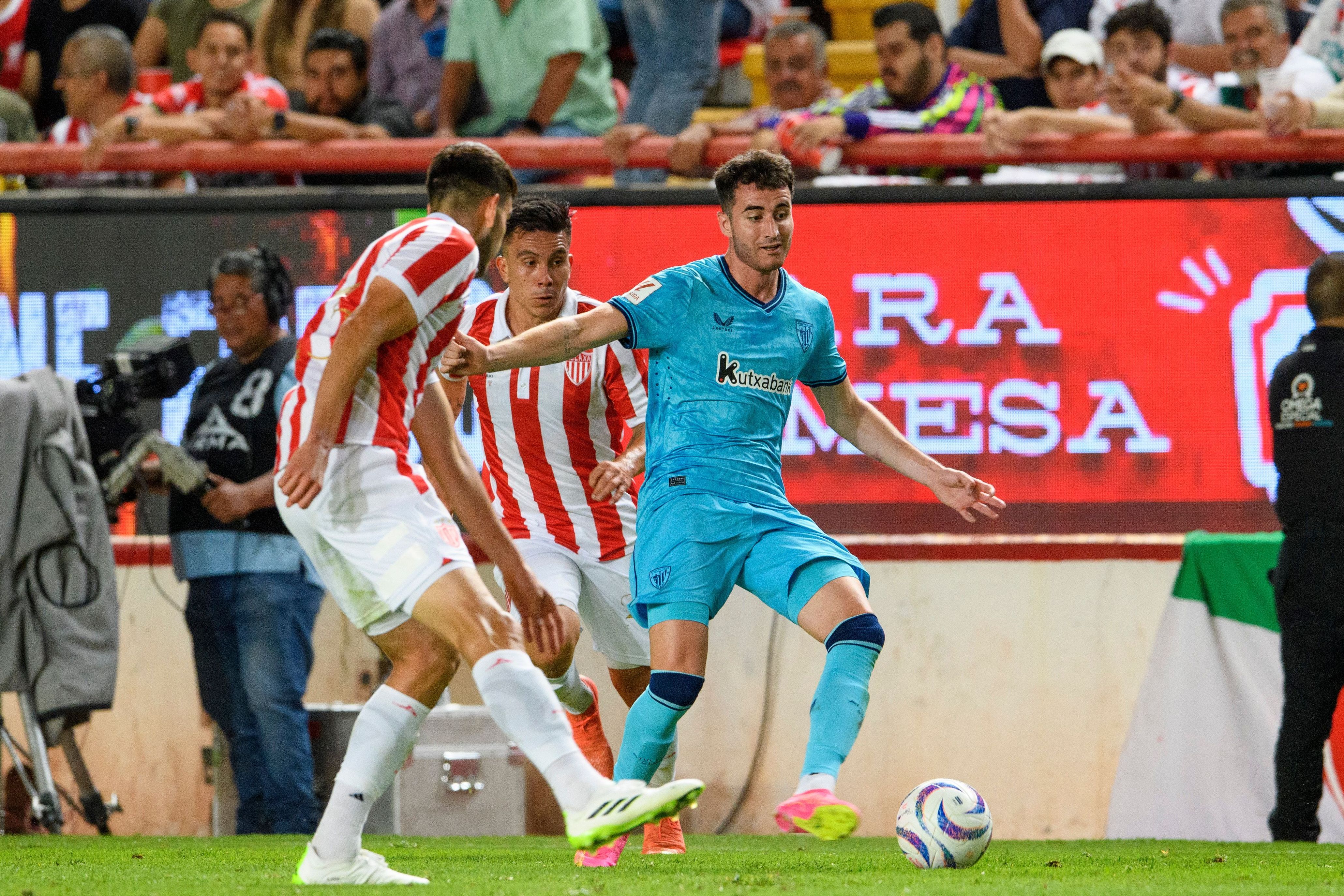 Jon Morcillo la juega ante el Necaxa en México (Foto: Athletic Club).