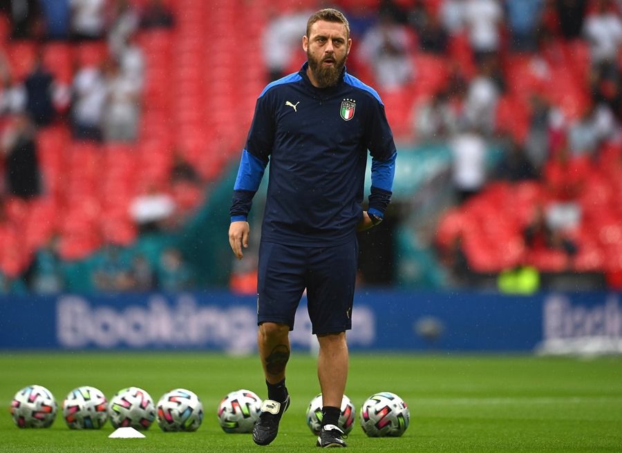  Daniele De Rossi, aquí en su etapa en el cuerpo técnico de la selección italiana, ha sido cesado por la Roma.