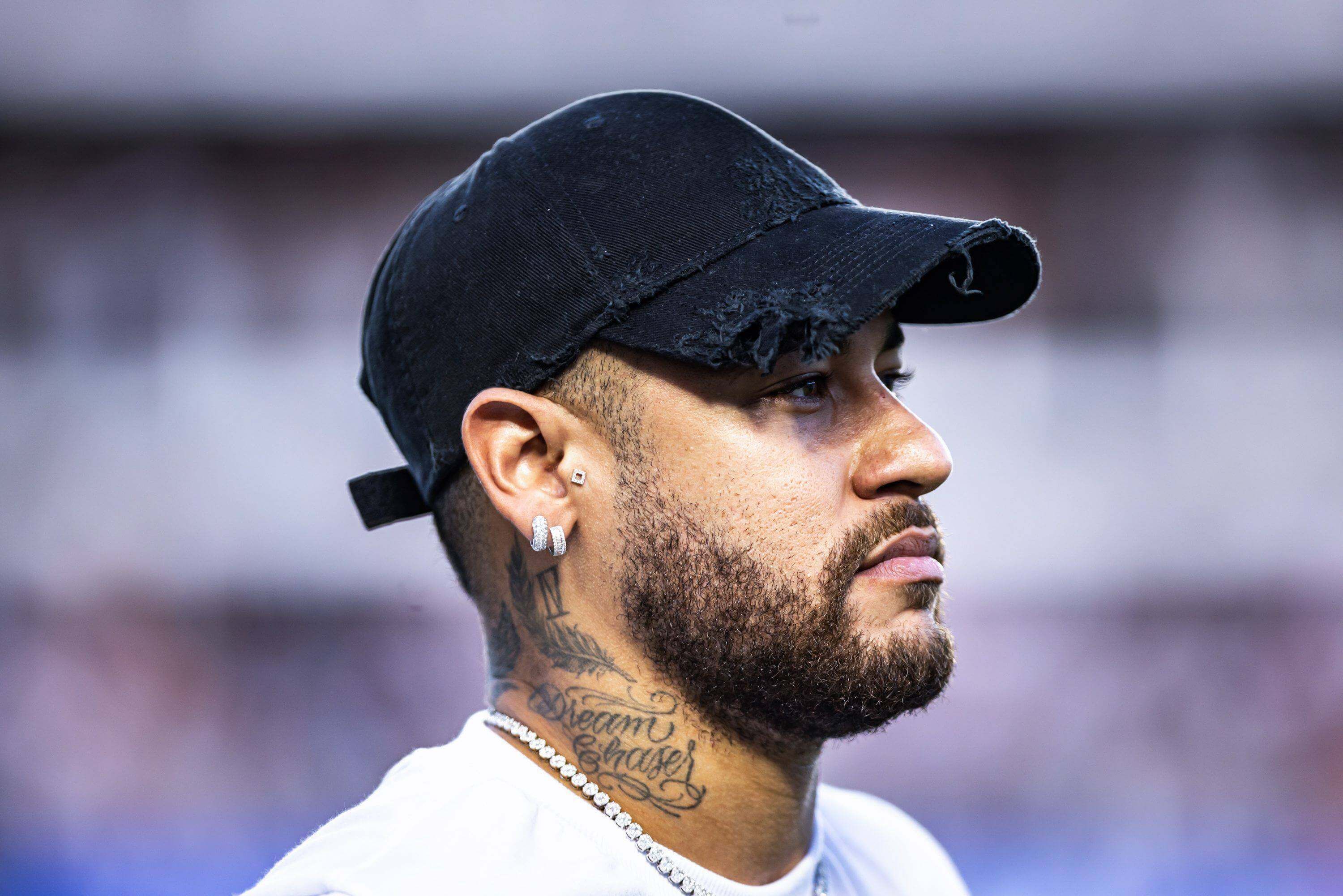 Neymar, en una visita al Santos (Foto: Cordon Press).