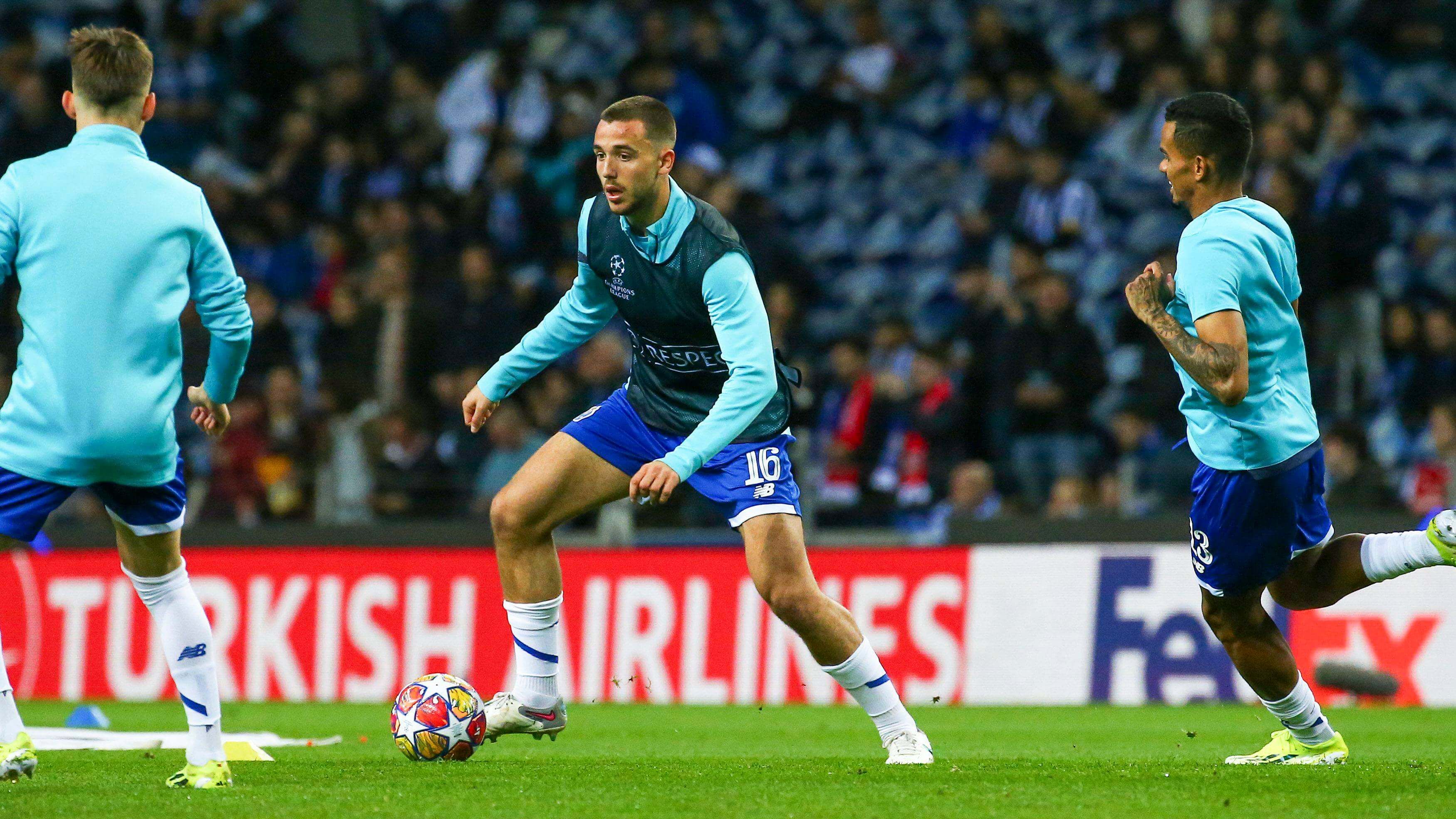  Nico González, durante un calentamiento con el Oporto.