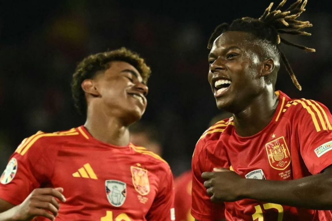  Baile de Nico Williams con Lamine Yamal ante Georgia en la Eurocopa de Alemania.