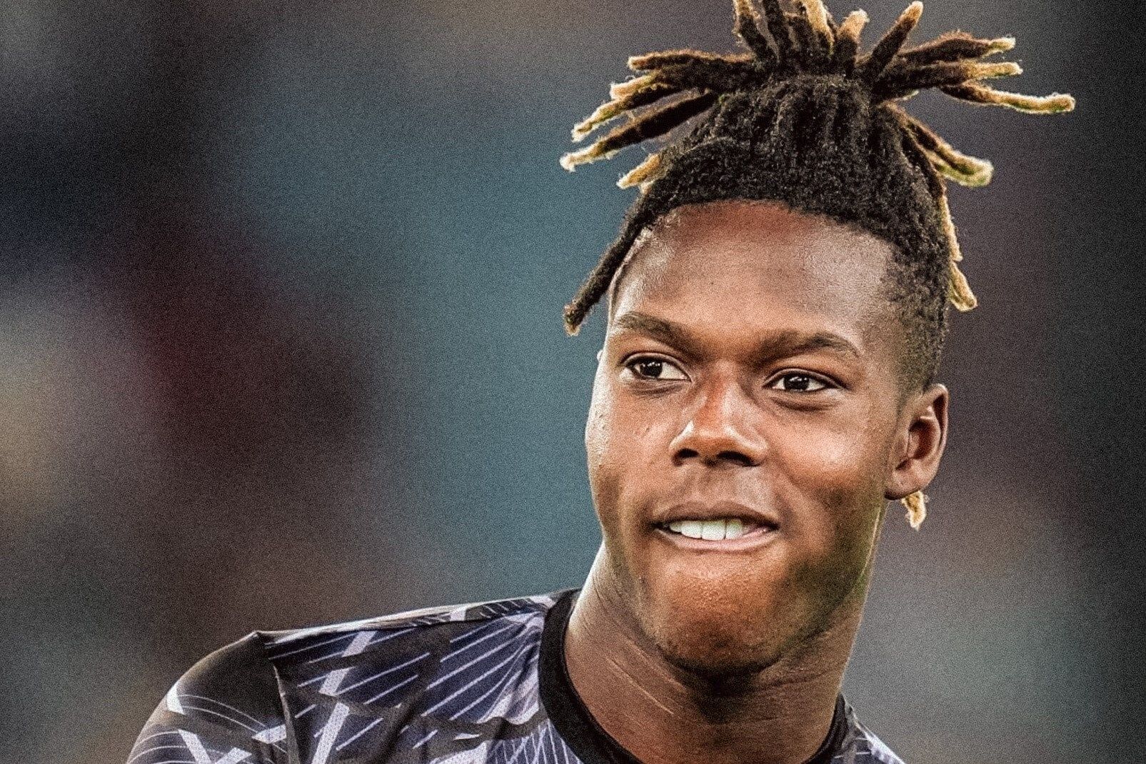 El calentamiento de Nico Williams antes de jugar en San Mamés.