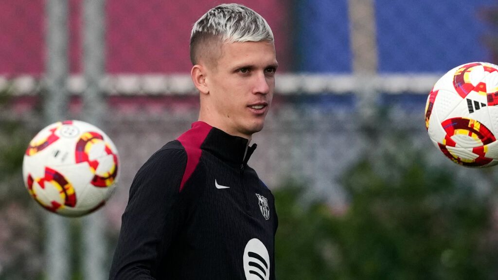  Dani Olmo, en un entrenamiento con el FC Barcelona (EFE)