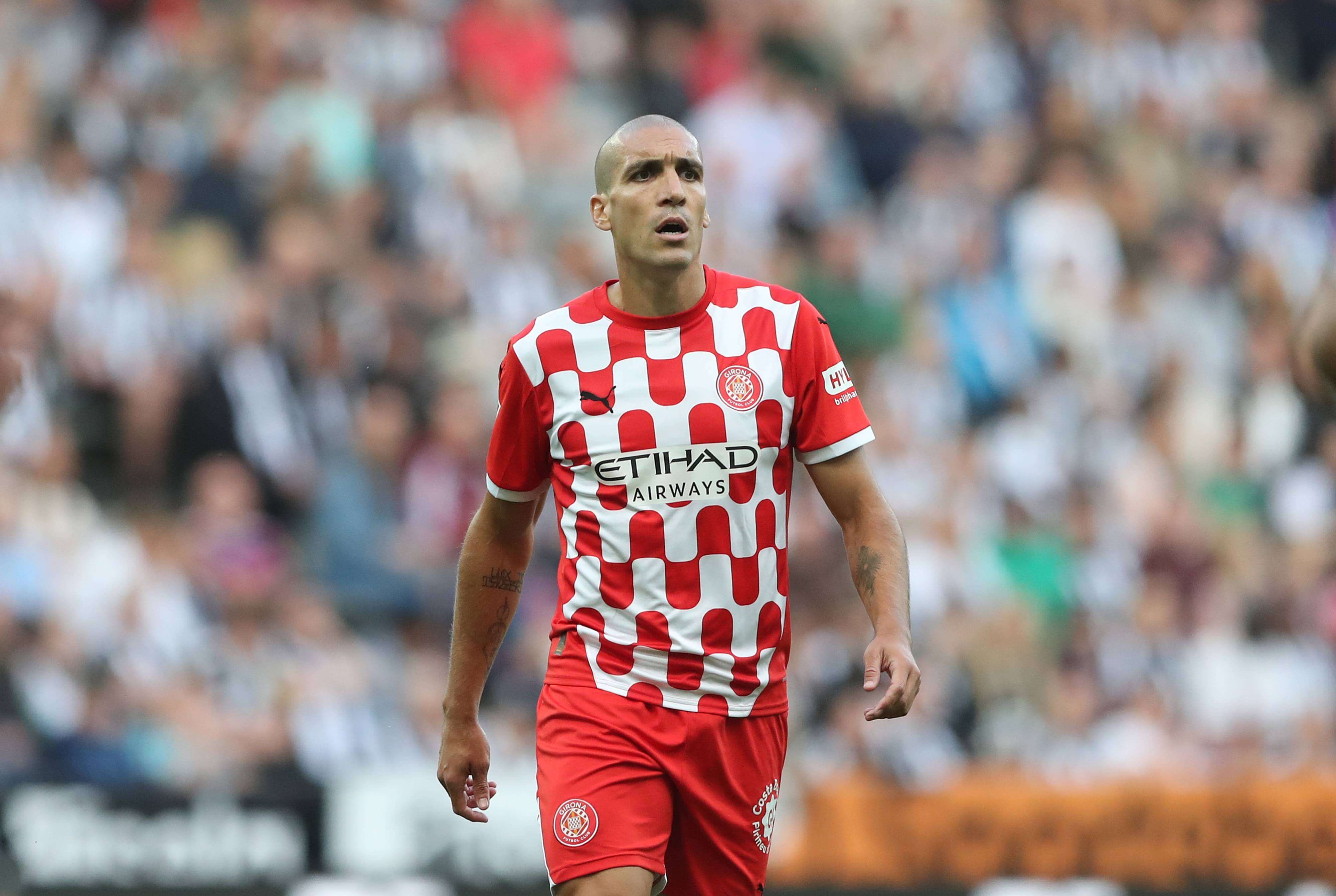 Oriol Romeu, en un partido con el Girona en la 24/25.
