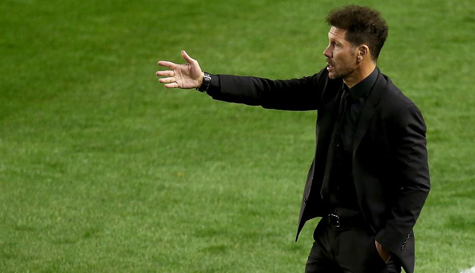  El Cholo Simeone da instrucciones.