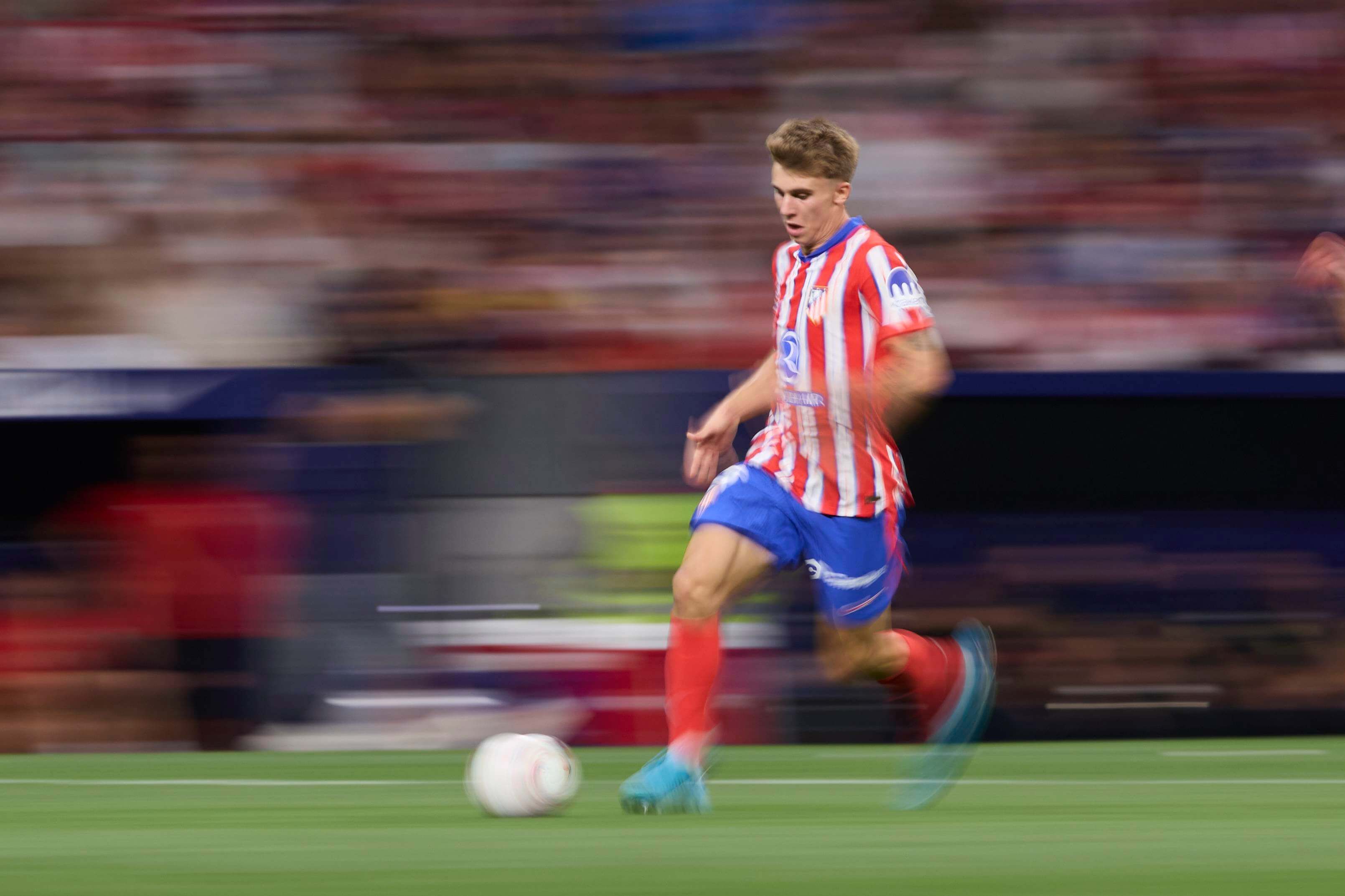  Pablo Barrios, en un partido con el Atlético de Madrid.