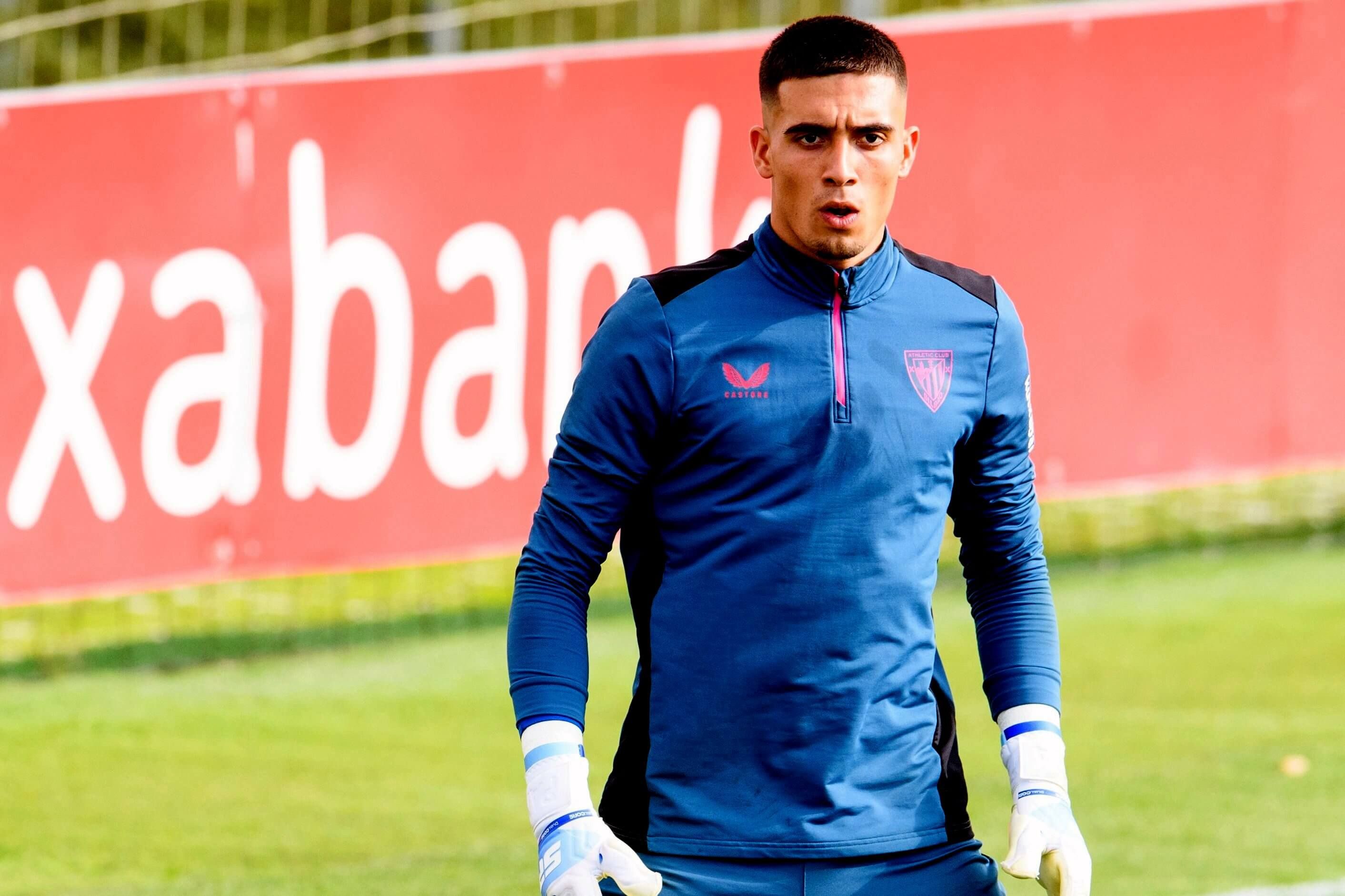  El portero Alex Padilla se entrena en Lezama ante la ausencia de Unai Simón y Julen Agirrezabala.