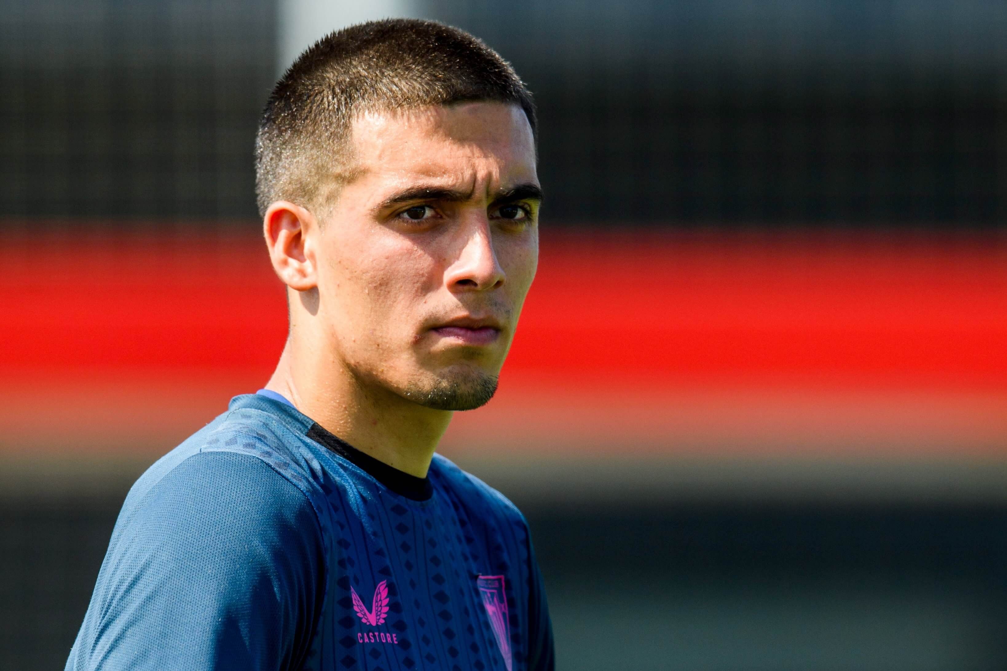  El portero Alex Padilla se entrena en Lezama.