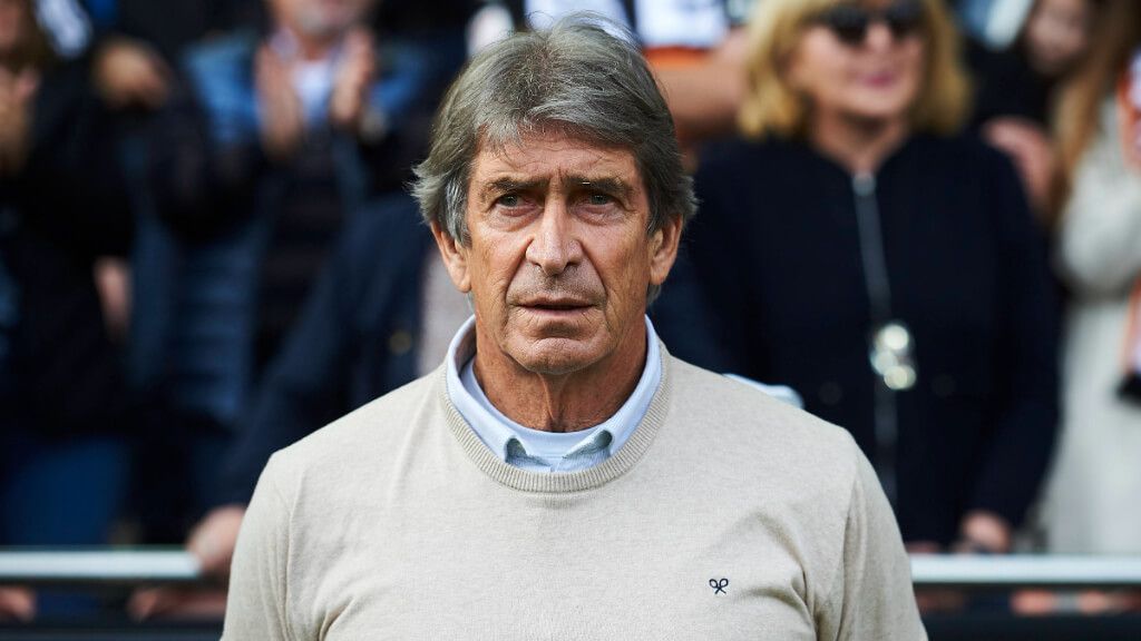  Manuel Pellegrini en un partido con el Betis (Cordon Press)