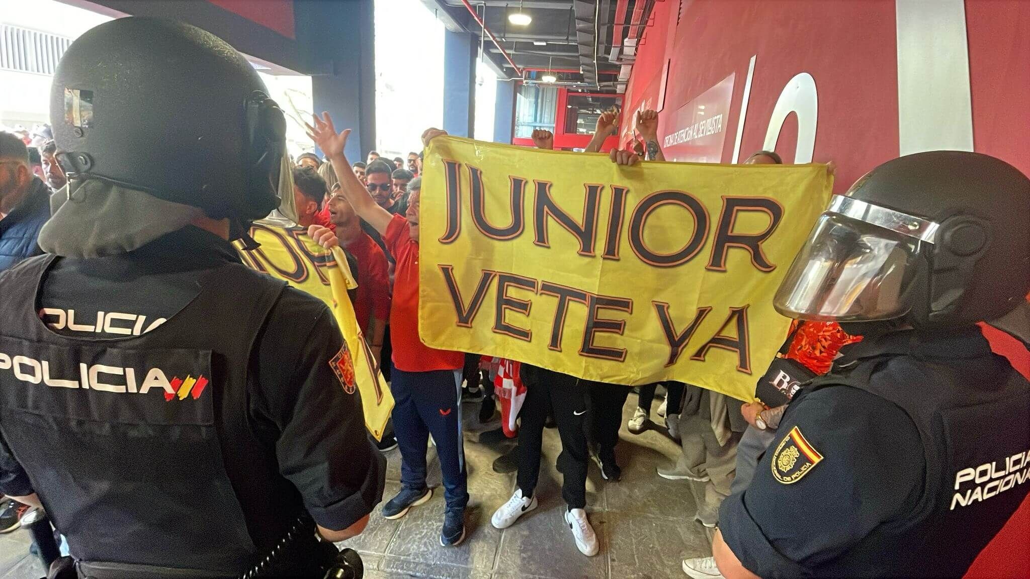  Protesta del sevillismo contra el consejo.