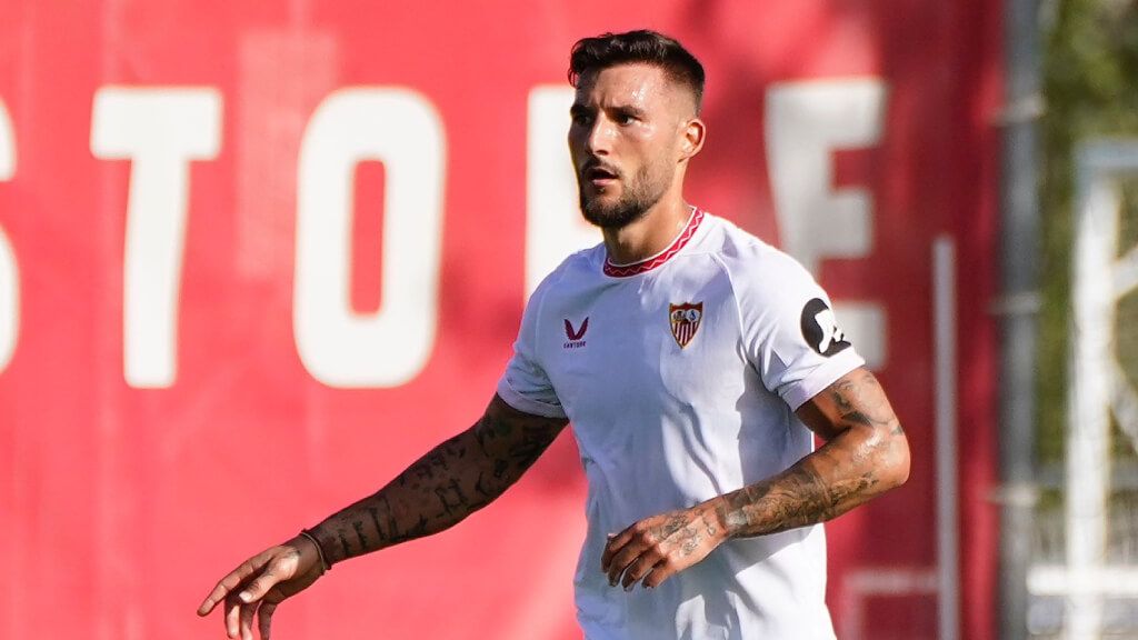  Nemanja Gudelj, ante el Sevilla Atlético.