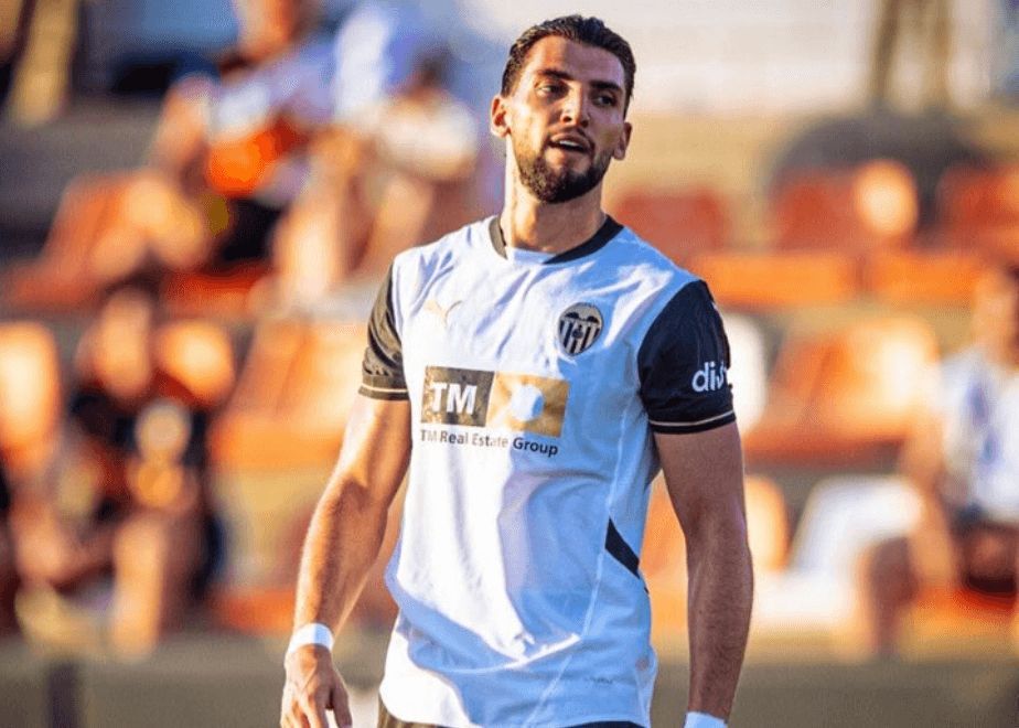  Rafa Mir, titular en el Valencia CF