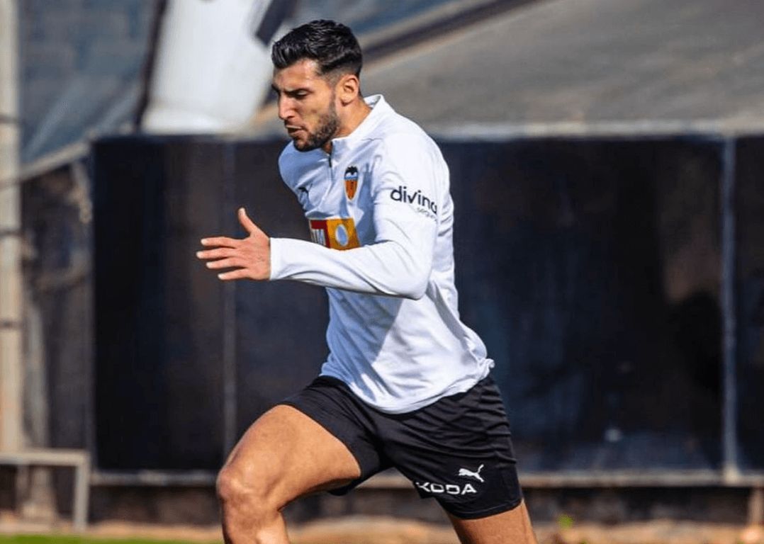 Rafa Mir podría volver a la lista junto a Enzo Barrenechea.
