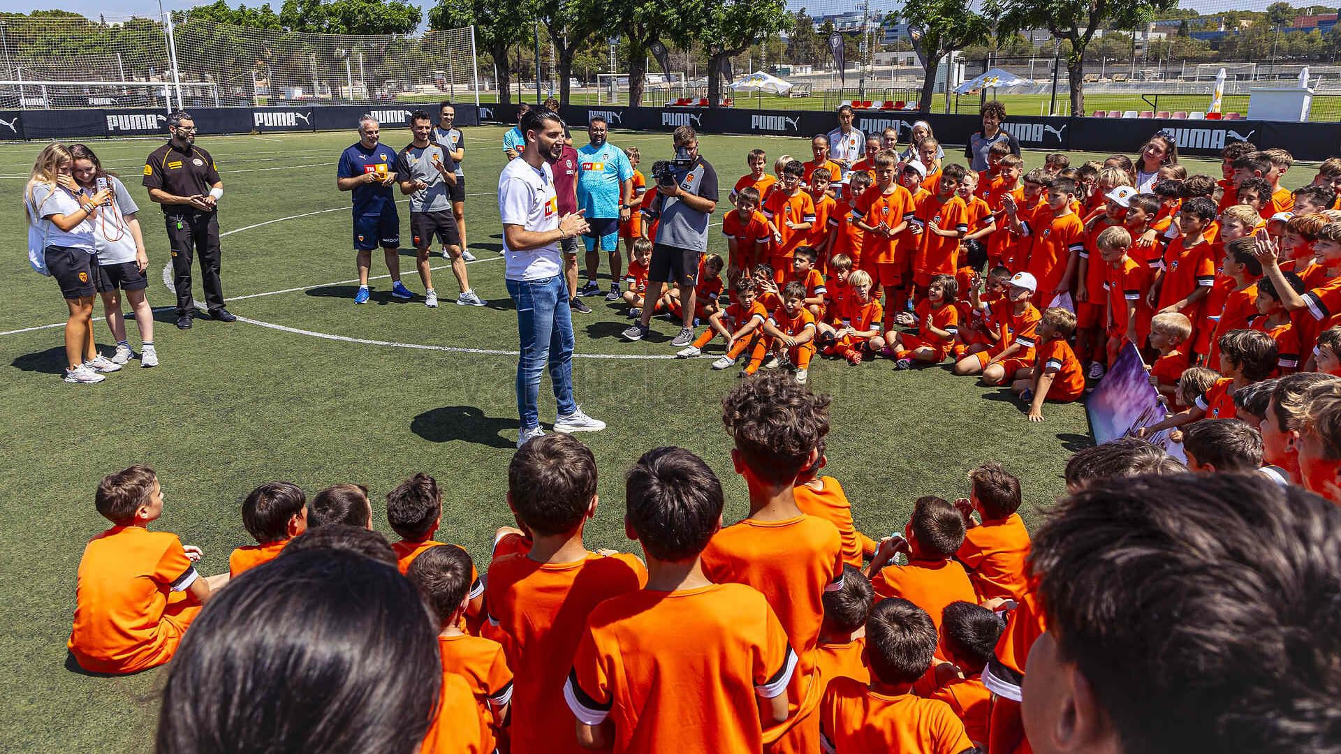  Rafa Mir visita el Campus.