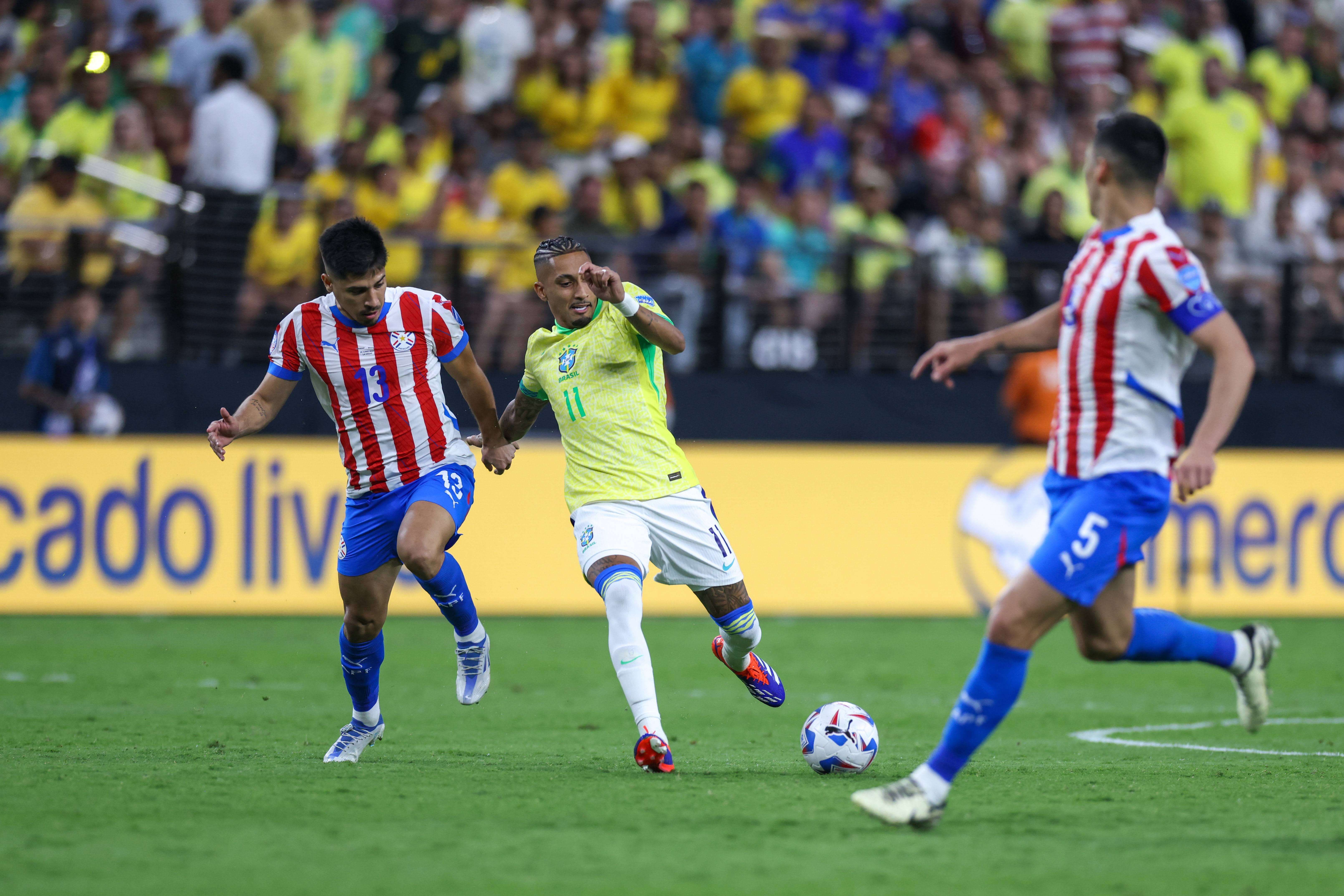  Raphinha, durante el Brasil-Paraguay de la Copa América.