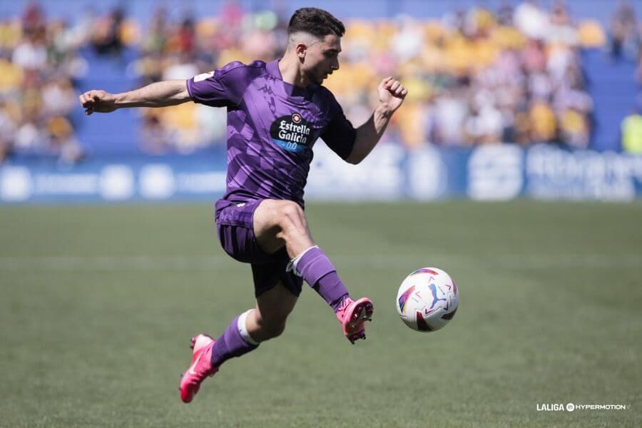 Raúl Moro, ante el Alcorcón (Foto: Real Valladolid).