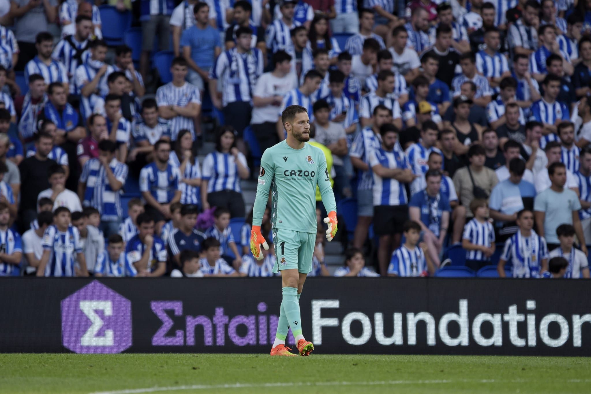 Álex Remiro, en el partido de la Real Sociedad ante el Omonia en el Reale Arena.